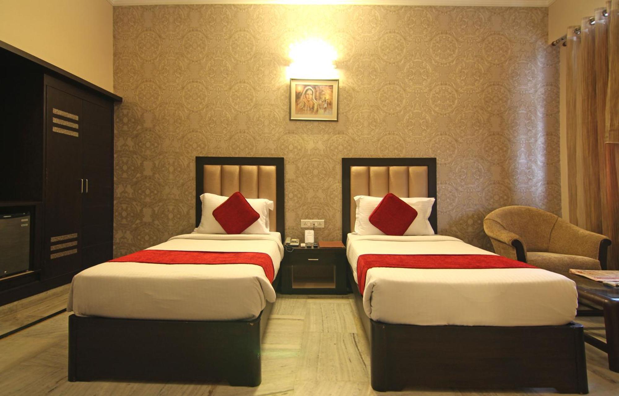 Le Grand Hotel Haridwar Exterior photo