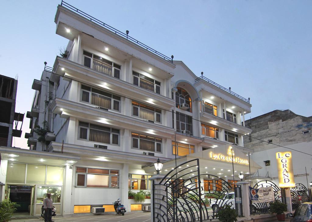 Le Grand Hotel Haridwar Exterior photo